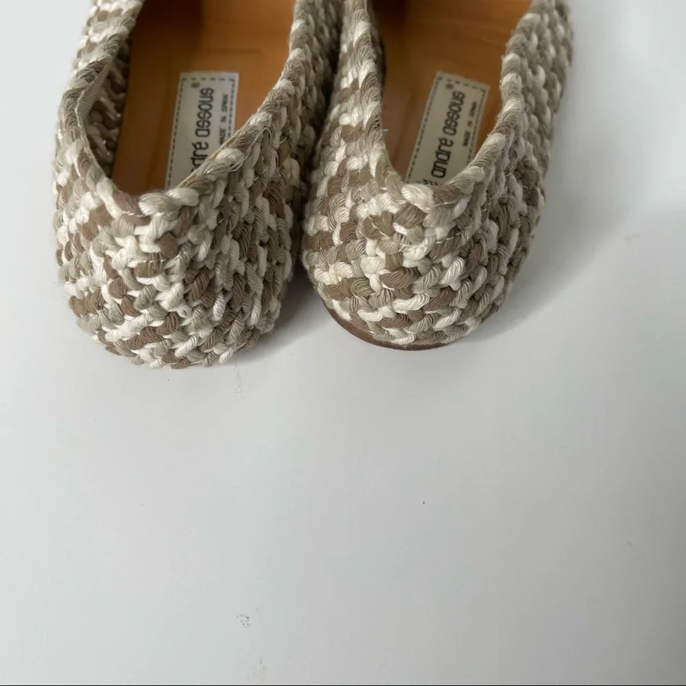 Andre Assous Tan Beige Made In Spain Woven flats size 6